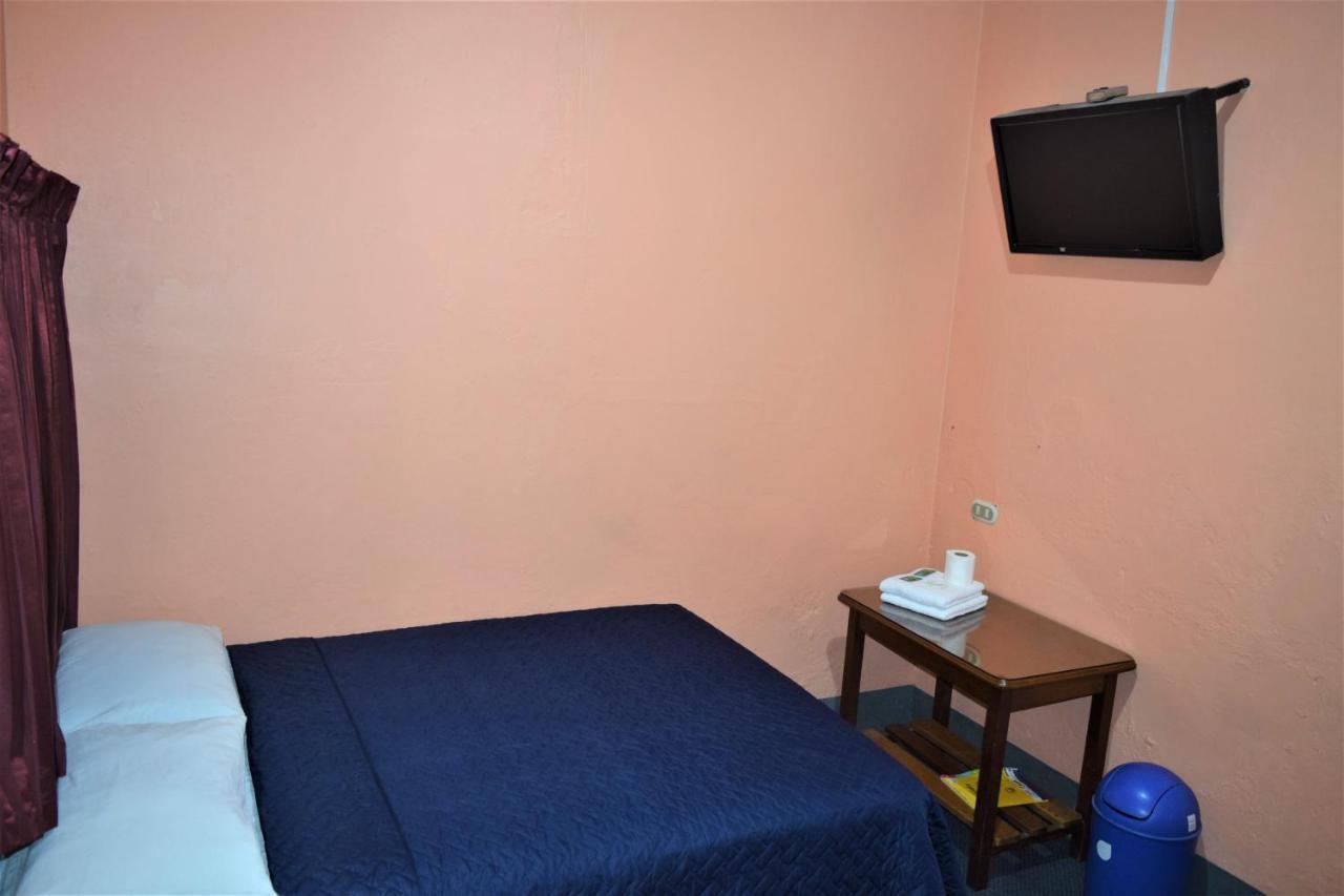 Hotel Asuncion Guatemala City Bagian luar foto
